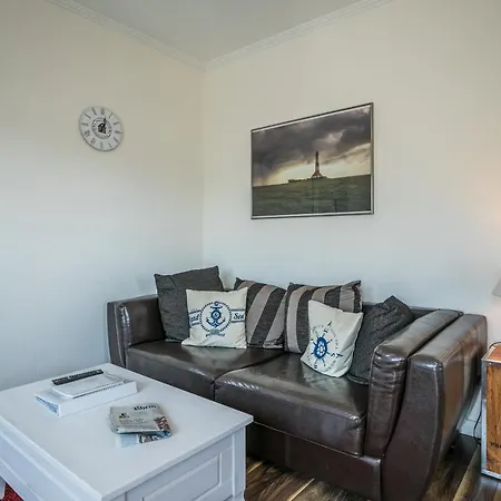 Haus Wellen Und 3 Lägenhet Büsum